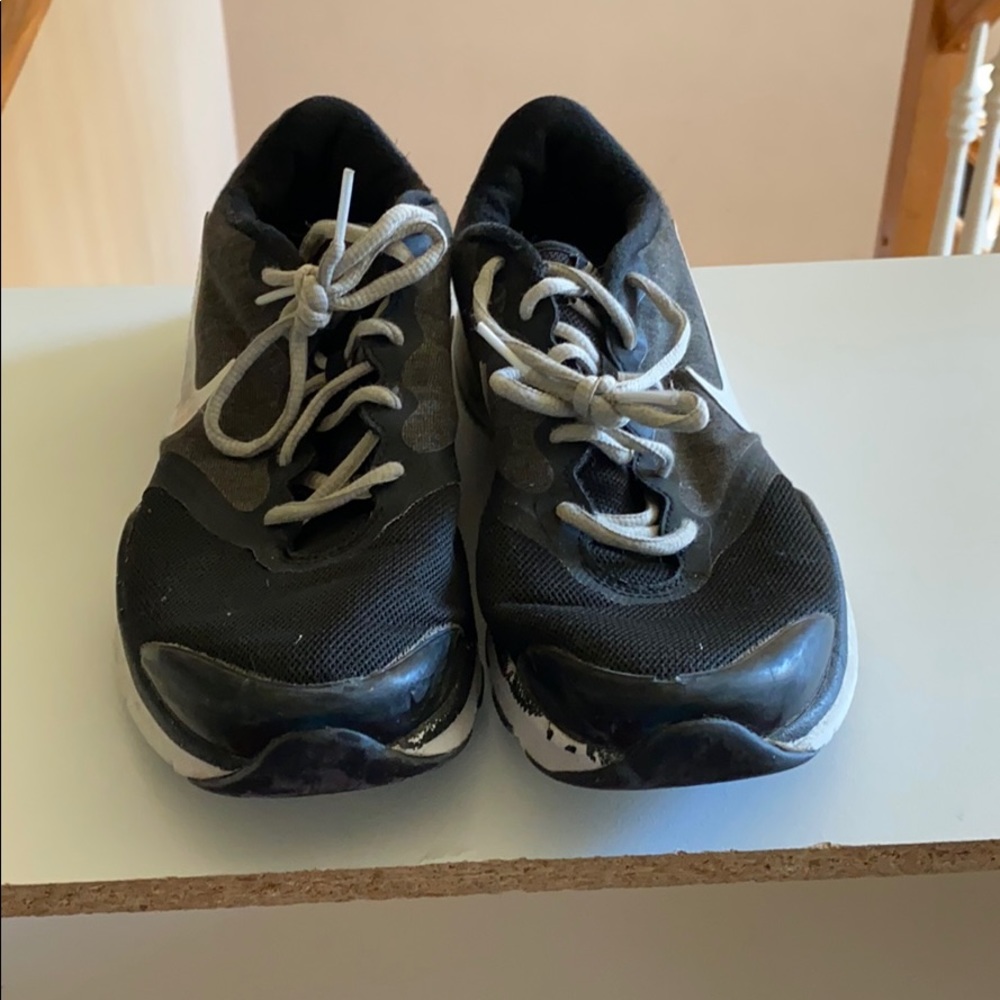 Nike Tennis Shoes